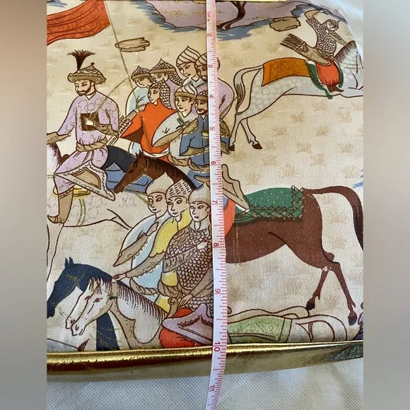 Rosart Vintage Oriental Scene Fabric Rectangle Handbag with Gold Leather Accents - Picture 11 of 16